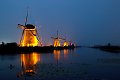 Kinderdijk Molen molens mill mills moulin moulins verlicht verlichte wipmolen stellingmolen Korenmolen dijk water vaart polder poldergemaal led verlichting lichtshow